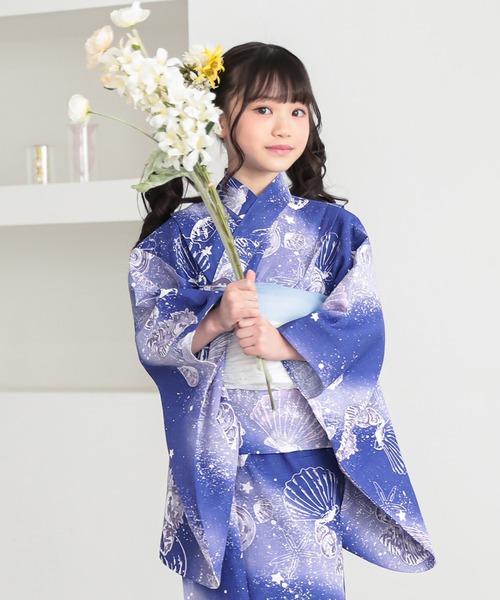 kimonomachi(キモノマチ)の「ガールズ浴衣 子供浴衣2点セット (綿浴衣+しわ兵児帯) 貝殻 金魚 星柄 花柄 フラワー 120cm/130cm/140cm/150cm キッズ浴衣 ジュニア浴衣 女の子 子供浴衣2点セット 低身長浴衣(浴衣・キッズ・ライトグリーン/ダークネイビー/カリビアンブルー/ラベンダー/ブラック×レッド/ブルーグレー/スカイブルー/ブルーグリーン・120cm/130cm/140cm/150cm)」の21枚目の写真