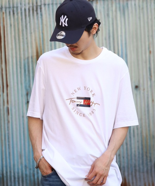 TOMMY HILFIGER(トミーヒルフィガー)の「【TOMMY HILFIGER/トミーヒルフィガー】アソート クルーネックロゴTシャツ(Tシャツ/カットソー・メンズ・ホワイト/ネイビー/ホワイト系1・XL/L/M/S)」の1枚目の写真