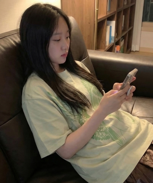 GRAVER（グレーバー）の「[ユニセックス]HALO 半袖Tシャツ_4色（Tシャツ/カットソー・レディース・ホワイト/チャコールグレー/ブラック/サンドベージュ・SMALL/MEDIUM/LARGE）」の8枚目の写真