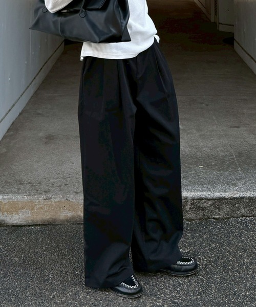 Chikashitsu +(チカシツプラス)の「【Chikashitsu +】2 tuck straight slacks / 【チカシツプラス】2タックストレートスラックス(スラックス・メンズ・ブラック・L/M/S)」の5枚目の写真