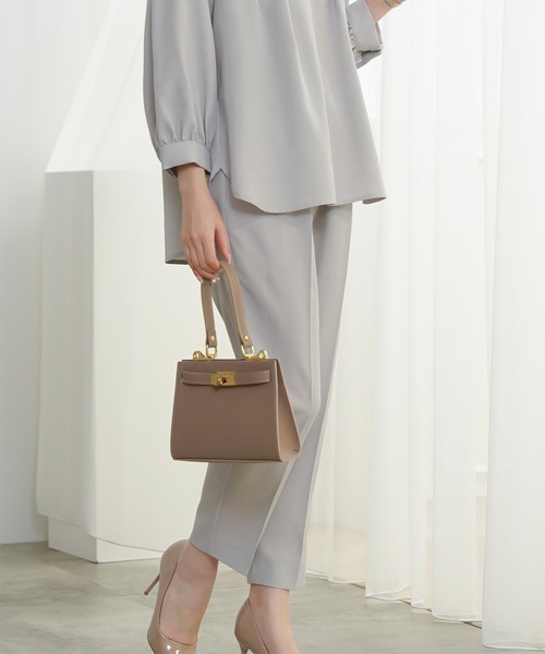 HUIT bouquet(ユイット)の「ドロスト テーパード パンツ HUIT(スラックス・レディース・ライトグレー/ネイビー/ピンク・M/S)」の5枚目の写真