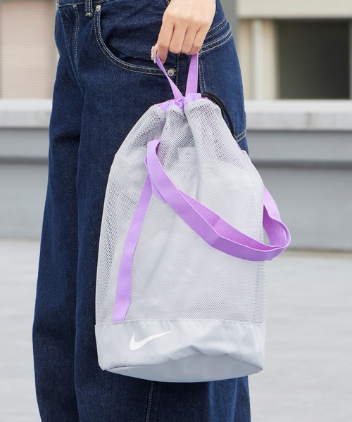 NIKE(ナイキ)の「NIKE/ナイキ SS26 メッシュショルダープールバッグ ブランドロゴ 巾着バッグ 2026年 夏 夏服(ショルダーバッグ・メンズ・ブラック/グレー/レッド/ミント・FREE)」の3枚目の写真