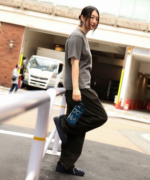 NALGENE(ナルゲン)の「【別注】YANGGAO × HIMAA × nalgene / Tritan 広口ボトル 1.0L(水筒・レディース・ブルー・ONE SIZE)」の2枚目の写真