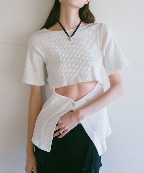 sahara(サハラ)の「2way Half Sleeve Top|2way半袖カットソー(Tシャツ/カットソー・レディース・アイボリー/ブラック/ライトグリーン・FREE)」の1枚目の写真