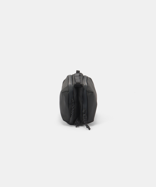 Topologie(トポロジー)の「【Topologie/トポロジー】Bottle sacoche black(ショルダーバッグ・レディース・ブラック・FREE)」の5枚目の写真