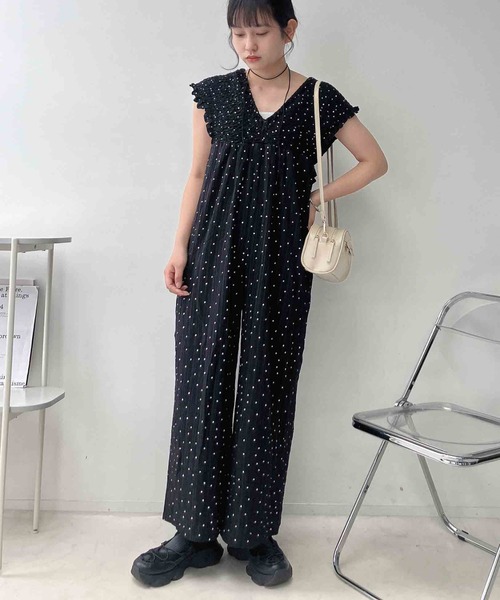 AS KNOW AS plus（アズノゥアズプラス）の「〇シャーリングサロペット（サロペット/オーバーオール・レディース・ブラック系その他/ブラック/ホワイト系その他・FREE）」の14枚目の写真