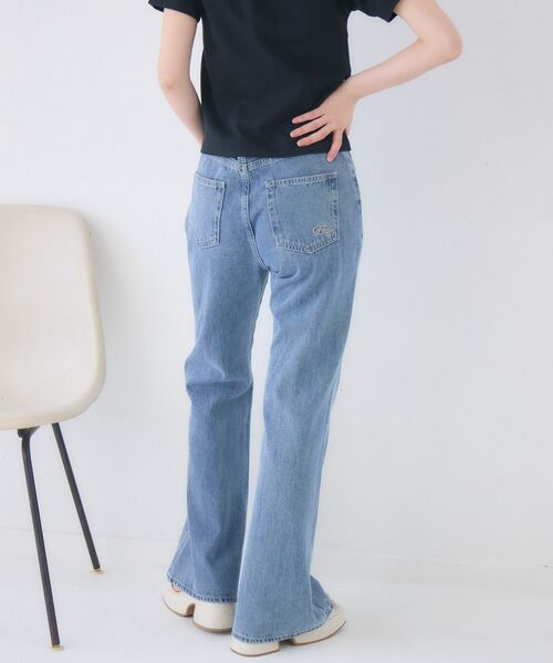 ems excite(エムズエキサイト)の「【2サイズ展開】アソートフレアデニムパンツ(その他パンツ・レディース・ブルー系その他5/ブラック/ブルー・SMALL/MEDIUM)」の13枚目の写真
