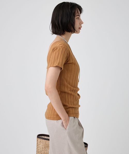 YOUNG&OLSEN The DRYGOODS STORE(ヤングアンドオルセン)の「【YOUNG&OLSEN】<別注>2WAYリブTEE(Tシャツ/カットソー・レディース・キャメル/ライトグリーン/ホワイト・フリー)」の17枚目の写真