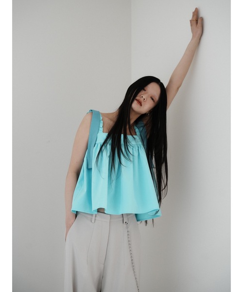 Katrin TOKYO（カトリーントーキョー）の「bicolor ruffle tops（キャミソール・レディース・ホワイト/チャコールグレー/ブルー系その他/ネイビー・FREE/XS）」の4枚目の写真