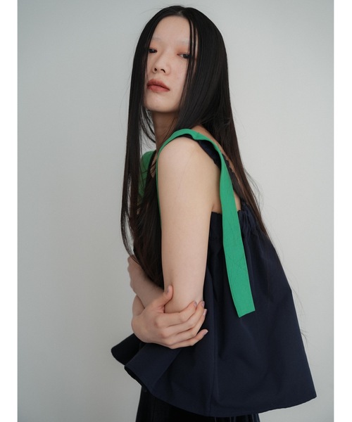 Katrin TOKYO（カトリーントーキョー）の「bicolor ruffle tops（キャミソール・レディース・ホワイト/チャコールグレー/ブルー系その他/ネイビー・FREE/XS）」の12枚目の写真