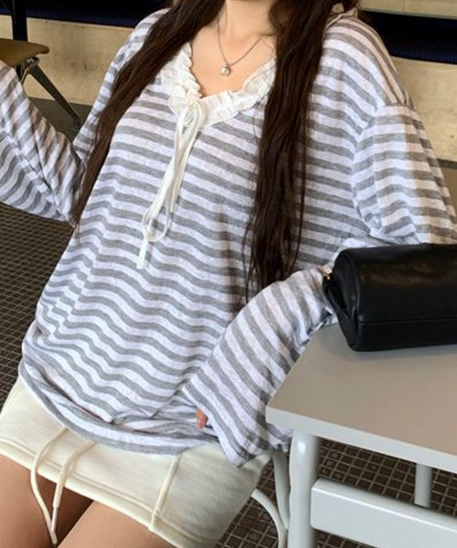 AVYL(アヴィル)の「フロントリボンレーストリムボーダー半袖リブトップス(Tシャツ/カットソー・レディース・グレー・M)」の2枚目の写真