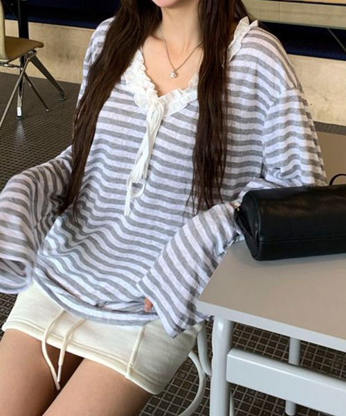 AVYL(アヴィル)の「フロントリボンレーストリムボーダー半袖リブトップス(Tシャツ/カットソー・レディース・グレー・M)」の4枚目の写真