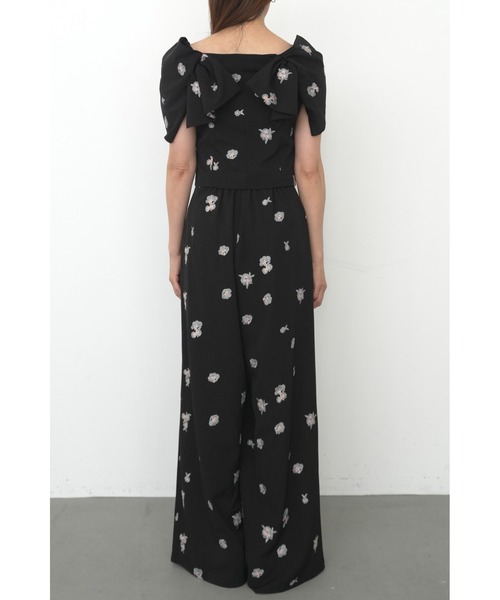 et.UNiVER(エトユニベール)の「Petal Embroidery Setup Pants Dress(パンツドレス・レディース・チャコール/ブラック/ベージュ・SMALL/MEDIUM/LARGE)」の8枚目の写真