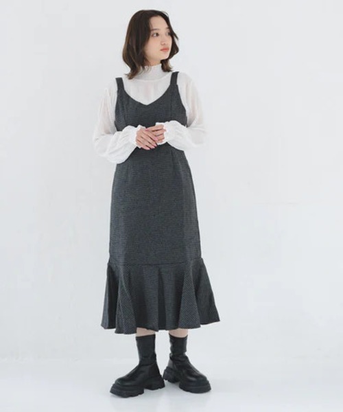 merrylatte(メリーラテ)の「千鳥柄マーメイドキャミワンピース【IROHANI】(ワンピース・レディース・グレー/ホワイト・L/M)」の2枚目の写真