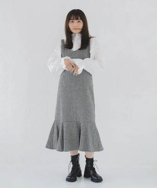 merrylatte(メリーラテ)の「千鳥柄マーメイドキャミワンピース【IROHANI】(ワンピース・レディース・グレー/ホワイト・L/M)」の1枚目の写真