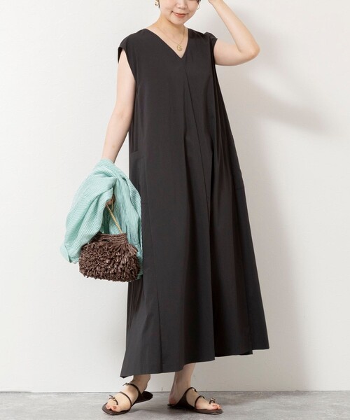 NOLLEY’S Sophi(ノーリーズソフィ)の「《撥水/UVカット》ウォッシャブルタフタ2WAYフレアーワンピース(ワンピース・レディース・ライトグリーン/チャコールグレー・38)」の2枚目の写真