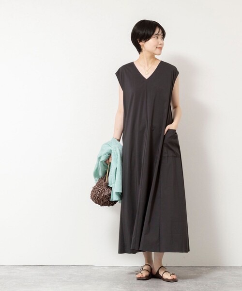 NOLLEY’S Sophi(ノーリーズソフィ)の「《撥水/UVカット》ウォッシャブルタフタ2WAYフレアーワンピース(ワンピース・レディース・ライトグリーン/チャコールグレー・38)」の4枚目の写真