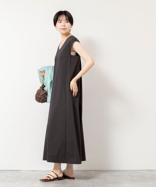 NOLLEY’S Sophi(ノーリーズソフィ)の「《撥水/UVカット》ウォッシャブルタフタ2WAYフレアーワンピース(ワンピース・レディース・ライトグリーン/チャコールグレー・38)」の6枚目の写真
