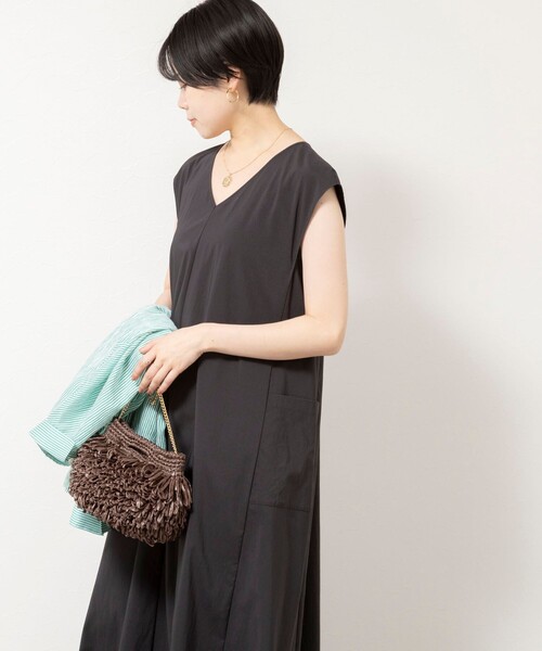 NOLLEY’S Sophi(ノーリーズソフィ)の「《撥水/UVカット》ウォッシャブルタフタ2WAYフレアーワンピース(ワンピース・レディース・ライトグリーン/チャコールグレー・38)」の8枚目の写真