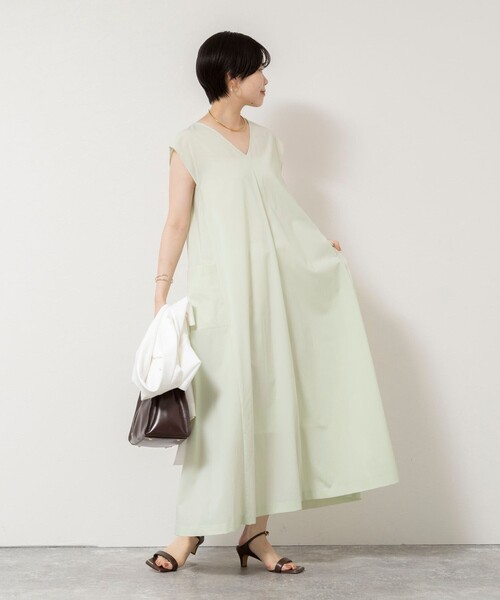 NOLLEY’S Sophi(ノーリーズソフィ)の「《撥水/UVカット》ウォッシャブルタフタ2WAYフレアーワンピース(ワンピース・レディース・ライトグリーン/チャコールグレー・38)」の14枚目の写真