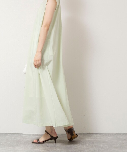 NOLLEY’S Sophi(ノーリーズソフィ)の「《撥水/UVカット》ウォッシャブルタフタ2WAYフレアーワンピース(ワンピース・レディース・ライトグリーン/チャコールグレー・38)」の16枚目の写真