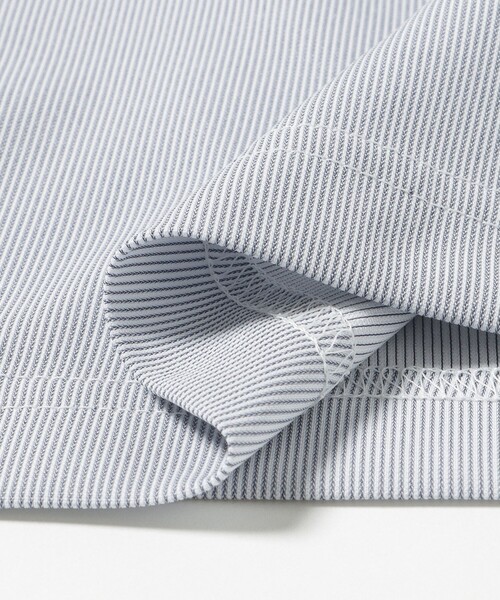 BEAMS GOLF(ビームスゴルフ)の「PURPLE LABEL / リターンブリティッシュ ストレッチ ストライプ ポロシャツ(吸水速乾・UVカット)(ポロシャツ・メンズ・グレー/サックスブルー・L/XL/M)」の8枚目の写真