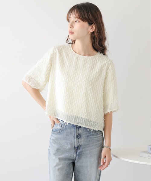 La-gemme(ラジェム)の「フリンジシアー ジャガードトップス(Tシャツ/カットソー・レディース・アイボリー/ブラック/ピンク・フリー)」の2枚目の写真