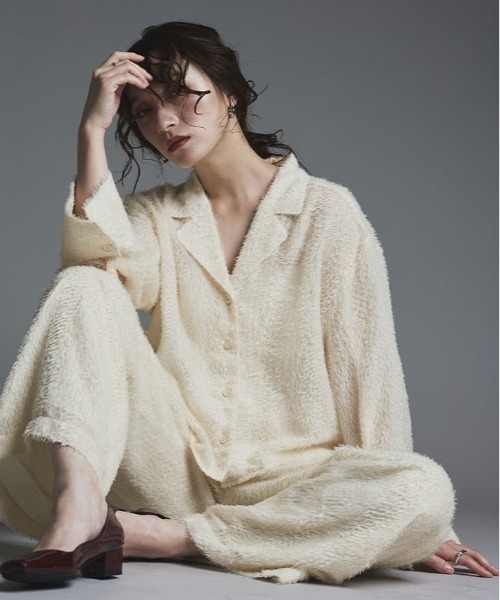 W:Huku(フーク)の「フェザー ヤーン ショート シャツ ジャケット / Feather Yarn Short Shirt Jacket(シャツ/ブラウス・レディース・ブラック/アイボリー・FREE)」の3枚目の写真