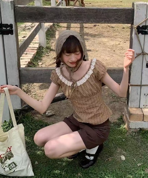 Lis ardent(リスアルダン)の「ギンガムチェックレースフリルスクエアネックトップス/パフスリーブ半袖ブラウス(シャツ/ブラウス・レディース・ブラウン/ブルー・M)」の10枚目の写真