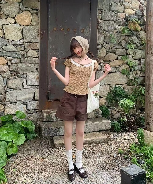 Lis ardent(リスアルダン)の「ギンガムチェックレースフリルスクエアネックトップス/パフスリーブ半袖ブラウス(シャツ/ブラウス・レディース・ブラウン/ブルー・M)」の6枚目の写真