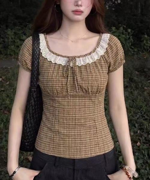 Lis ardent(リスアルダン)の「ギンガムチェックレースフリルスクエアネックトップス/パフスリーブ半袖ブラウス(シャツ/ブラウス・レディース・ブラウン/ブルー・M)」の7枚目の写真