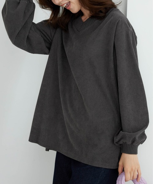 BELLUNA PLUS(ベルーナ)の「ニットリブVネックコーデュロイプルオーバー(Tシャツ/カットソー・レディース・セージグリーン/チャコール/アイボリー/コーラル・LARGE/MEDIUM/X-LARGE)」の1枚目の写真