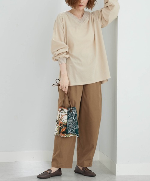 BELLUNA PLUS(ベルーナ)の「ニットリブVネックコーデュロイプルオーバー(Tシャツ/カットソー・レディース・セージグリーン/チャコール/アイボリー/コーラル・LARGE/MEDIUM/X-LARGE)」の8枚目の写真