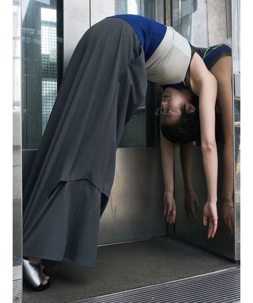 UN3D.(アンスリード)の「STITCH TUCK WIDE PT(その他パンツ・レディース・グレー/ブラック・36/38)」の2枚目の写真