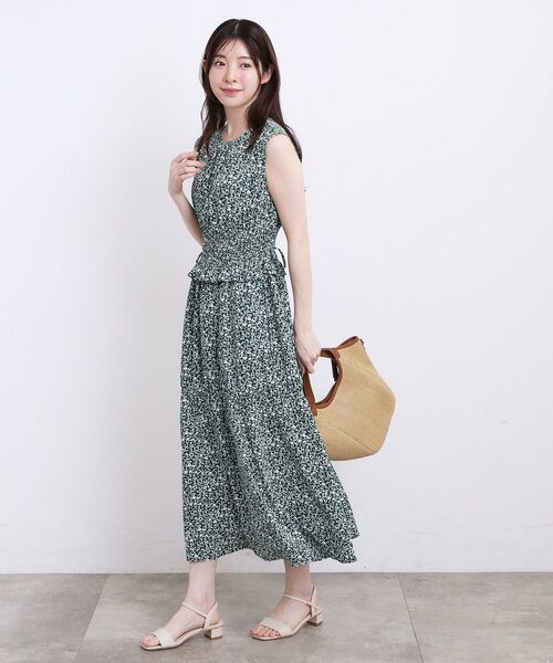 grove（グローブ）の「【低身長さんも選べる着丈・洗濯機◎】花柄ウエストシャーリングワンピース（ワンピース・レディース・ダークグリーン系/ブラック系・02/03/05/01/04/12/11）」の5枚目の写真