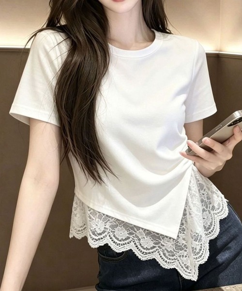 GLAMOROUS JANE(グラマラスジェーン)の「裾レースレイヤード風Tシャツ(Tシャツ/カットソー・レディース・ホワイト/ブラック・FREE)」の2枚目の写真