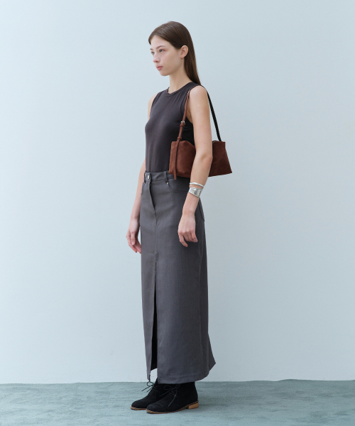 OVHEE（オヴェイ）の「ミヌスエードショルダーバッグ Minu Suede Shoulder Bag（ショルダーバッグ・レディース・ブラック/ダークブラウン・FREE）」の3枚目の写真