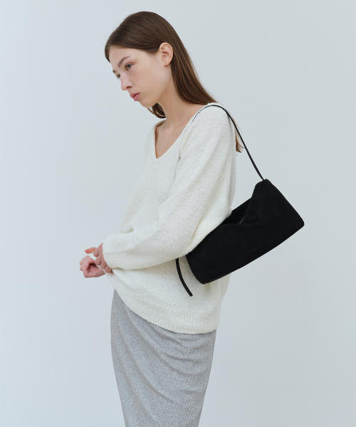OVHEE（オヴェイ）の「ミヌスエードショルダーバッグ Minu Suede Shoulder Bag（ショルダーバッグ・レディース・ブラック/ダークブラウン・FREE）」の13枚目の写真