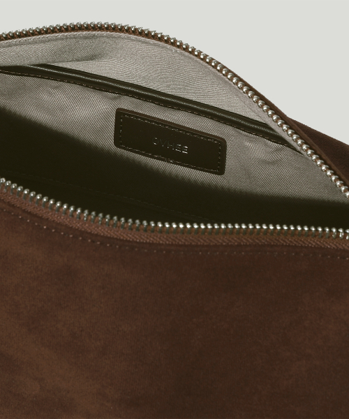 OVHEE（オヴェイ）の「ミヌスエードショルダーバッグ Minu Suede Shoulder Bag（ショルダーバッグ・レディース・ブラック/ダークブラウン・FREE）」の19枚目の写真