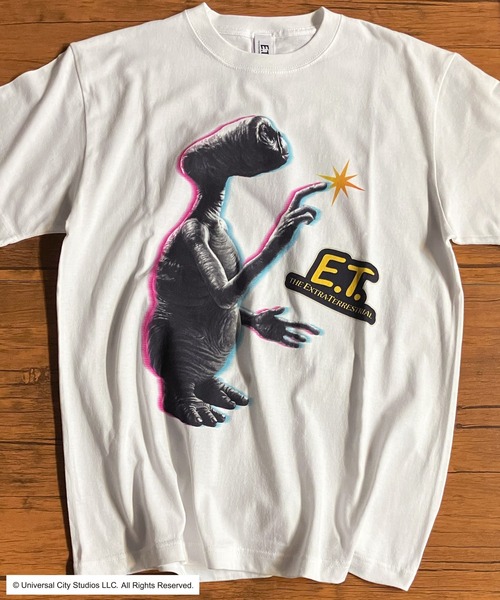 minius(ミニウス)の「【E.T.】Touch the light 映画 ライセンス Tシャツ ヴィンテージ風 グリッチアートメンズ レディース(Tシャツ/カットソー・メンズ・ホワイト/ブラック・LARGE/MEDIUM/X-LARGE/SMALL)」の2枚目の写真