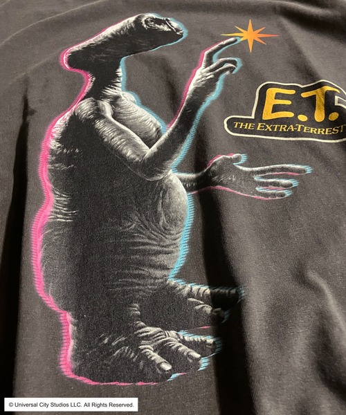 minius(ミニウス)の「【E.T.】Touch the light 映画 ライセンス Tシャツ ヴィンテージ風 グリッチアートメンズ レディース(Tシャツ/カットソー・メンズ・ホワイト/ブラック・LARGE/MEDIUM/X-LARGE/SMALL)」の6枚目の写真
