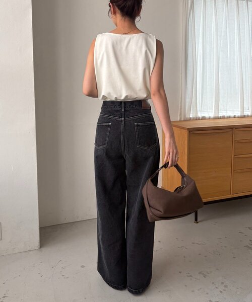 CAPRICIEUX LE'MAGE(カプリシューレマージュ)の「【サイズ展開あり】タックワイドデニム(デニムパンツ・レディース・ブルー/ブラック・PS/38/36)」の4枚目の写真