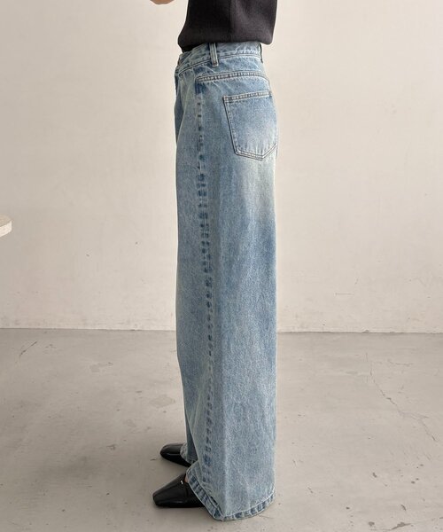CAPRICIEUX LE'MAGE(カプリシューレマージュ)の「【サイズ展開あり】タックワイドデニム(デニムパンツ・レディース・ブルー/ブラック・PS/38/36)」の6枚目の写真