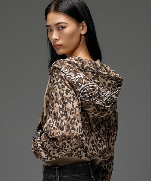 X-girl（エックスガール）の「ALL OVER PRINT COMPACT ZIP UP SWEAT HOODIE（パーカー・レディース・レオパード/カモフラージュ/ピンク・S/M）」の5枚目の写真