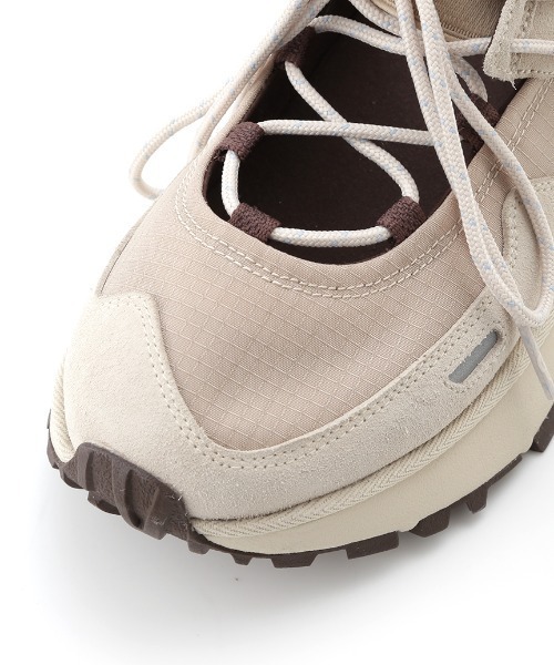 UGG(アグ)の「【UGG for emmi】RETROFI LOW BALLET(スニーカー・レディース・ベージュ・22/23/24/25/26)」の14枚目の写真