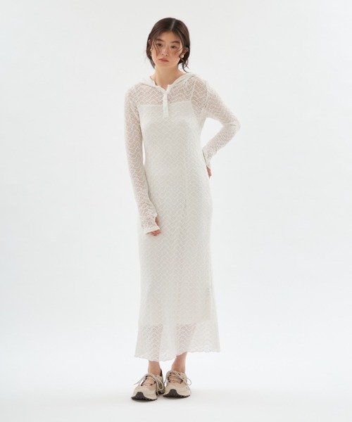 UGG(アグ)の「【UGG for emmi】RETROFI LOW BALLET(スニーカー・レディース・ベージュ・22/23/24/25/26)」の2枚目の写真