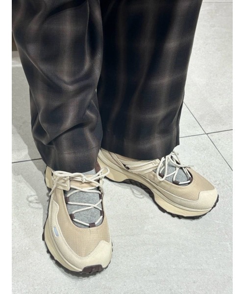 UGG(アグ)の「【UGG for emmi】RETROFI LOW BALLET(スニーカー・レディース・ベージュ・22/23/24/25/26)」の22枚目の写真
