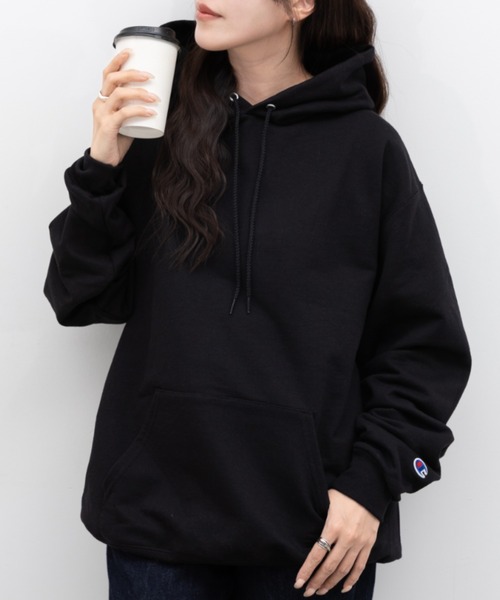 Champion(チャンピオン)の「【Champion Authentic Hoodie】チャンピオン スウェット パーカー スーパー オーバーサイズ 展開多数 コットン 裏起毛 無地 フーディー 9.0オンス(パーカー・レディース・チャコールグレー/マルーン/ダークグリーン/ホワイト/ブラック/ネイビー/杢グレー・XL/L/S/M)」の3枚目の写真