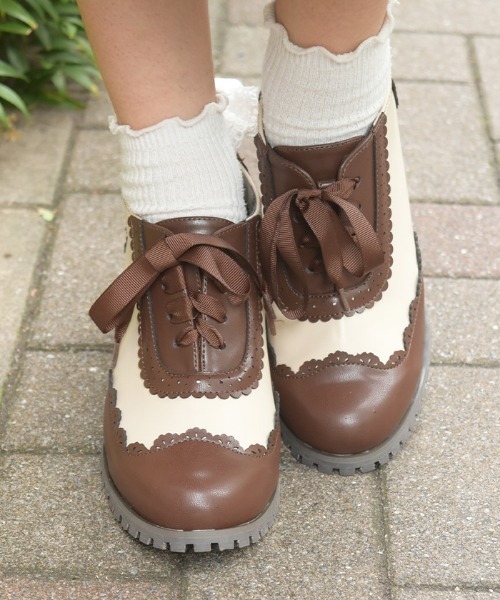 axes femme(アクシーズファム)の「フリルスカラップブーティー(ブーツ・レディース・ワイン/ブラウン/ブラック・MEDIUM/LARGE)」の2枚目の写真
