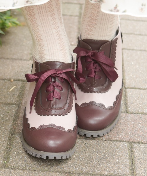 axes femme(アクシーズファム)の「フリルスカラップブーティー(ブーツ・レディース・ワイン/ブラウン/ブラック・MEDIUM/LARGE)」の3枚目の写真